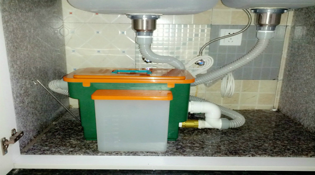 Family kitchen Automatic Oil Interceptor